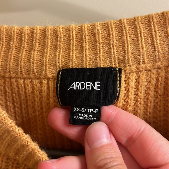 Mustard knit sweater - Picture 2 of 3